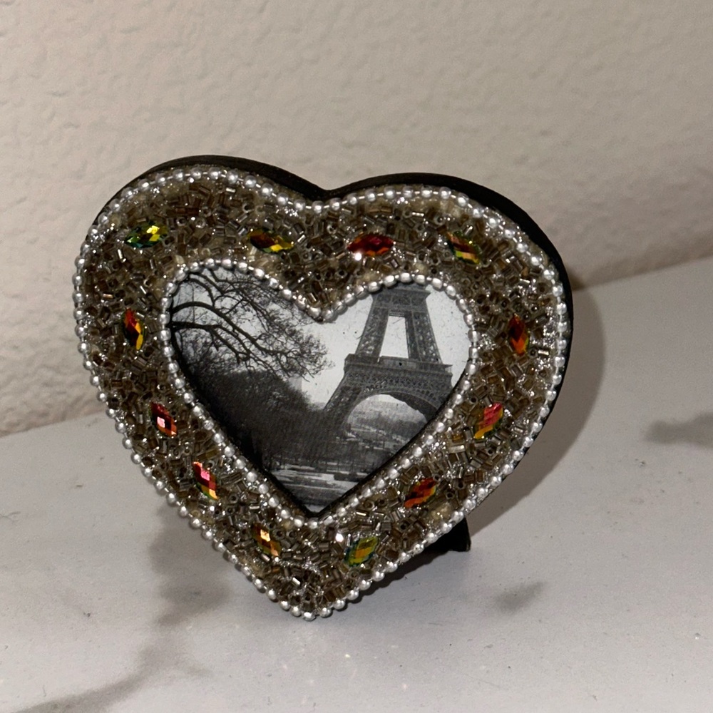 Beaded Heart Picture Frame - Picture 7 of 7